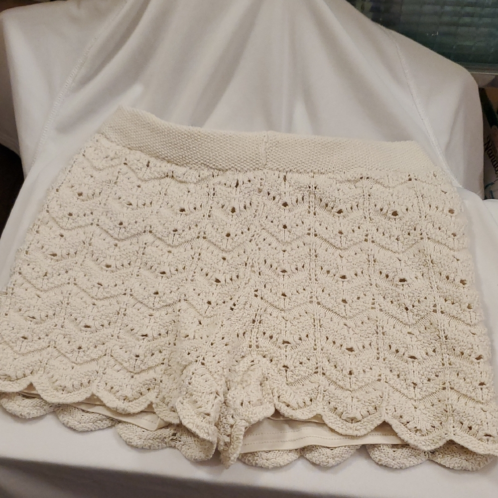 Pink Rose Crochet Shorts Size XS Cream Color